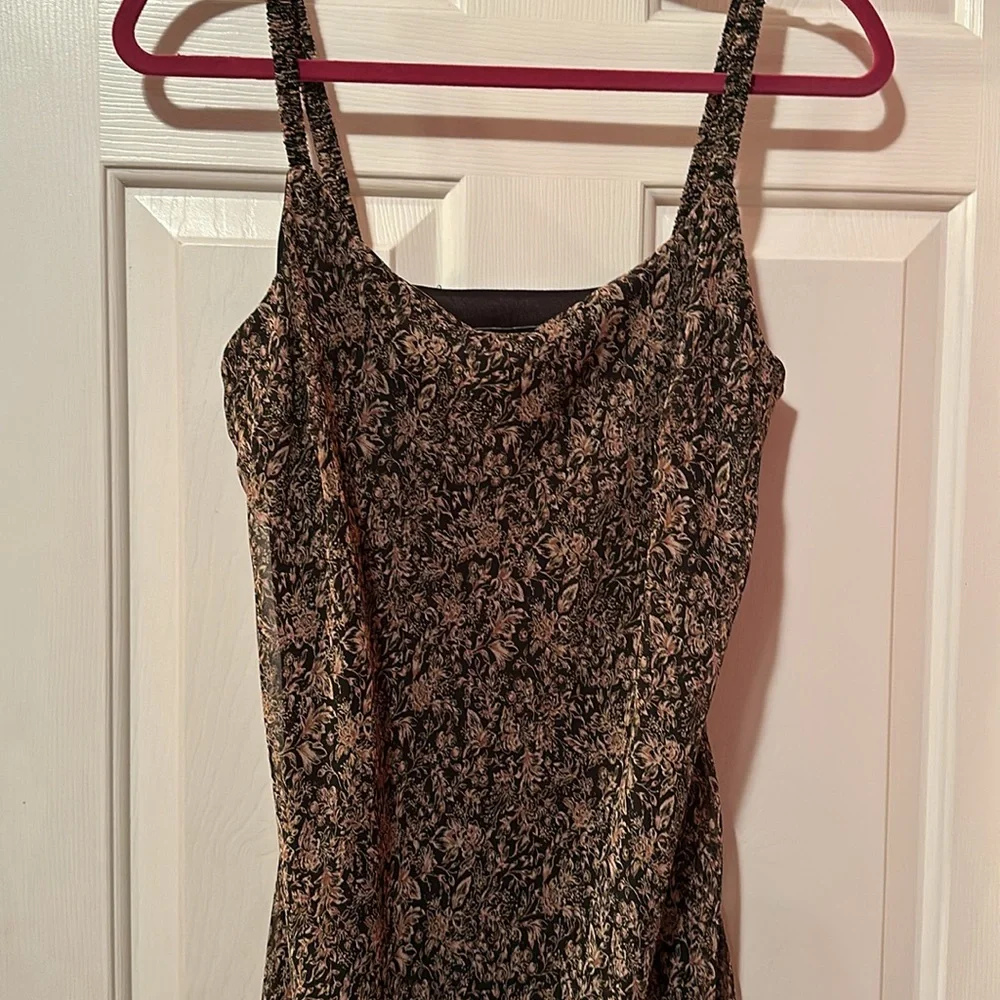 Excellent condition dress for fall, spring or summer!! Size: 12 - Picture 3 of 6